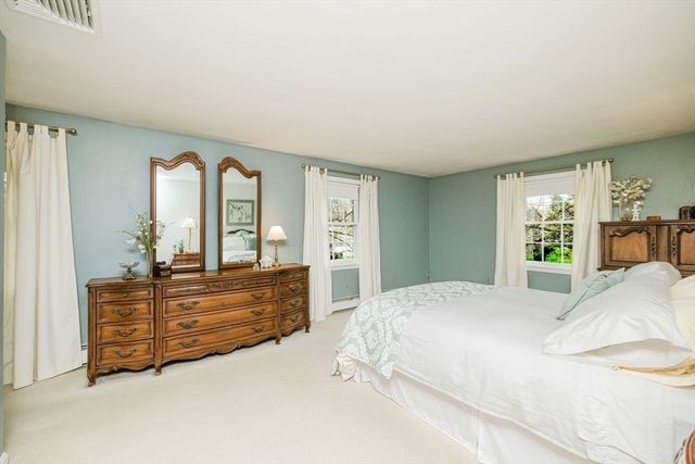 146 Colonial Dr, Somerset, MA 02726