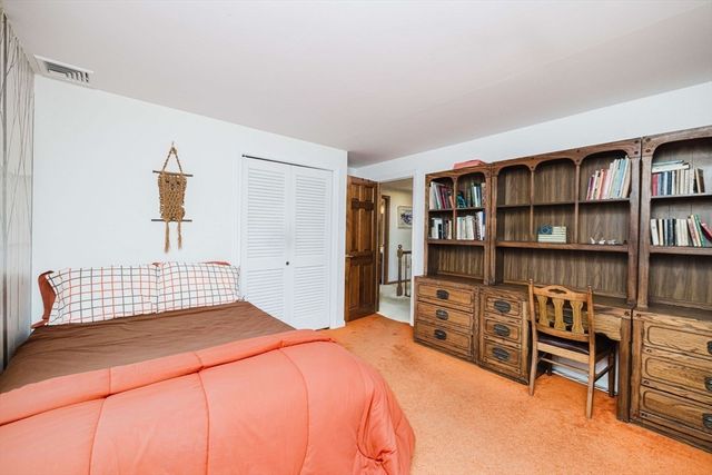 146 Colonial Dr, Somerset, MA 02726