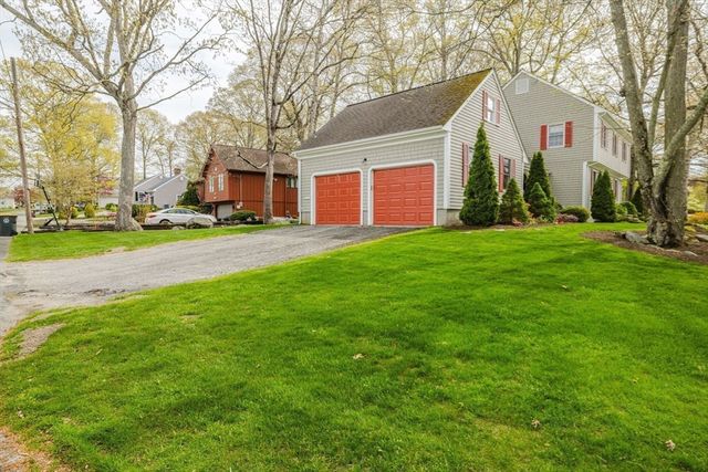 146 Colonial Dr, Somerset, MA 02726