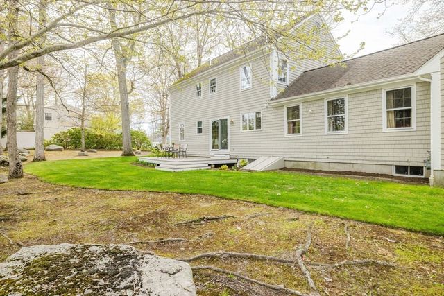 146 Colonial Dr, Somerset, MA 02726