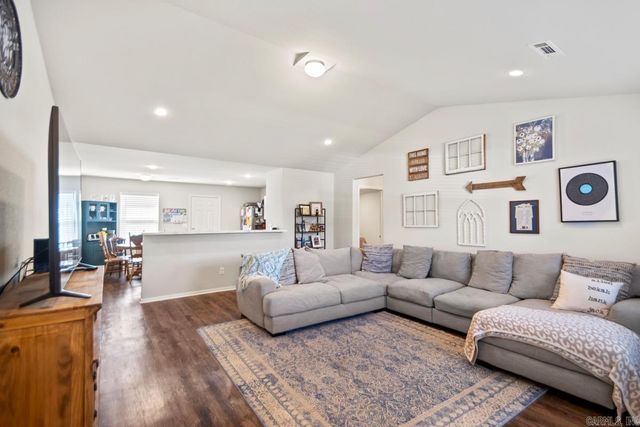 2401 Kenneth Drive, Benton, AR 72019