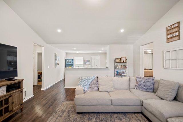 2401 Kenneth Drive, Benton, AR 72019