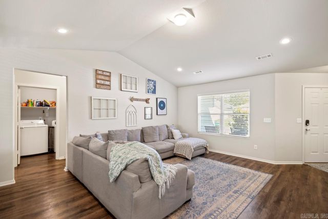 2401 Kenneth Drive, Benton, AR 72019