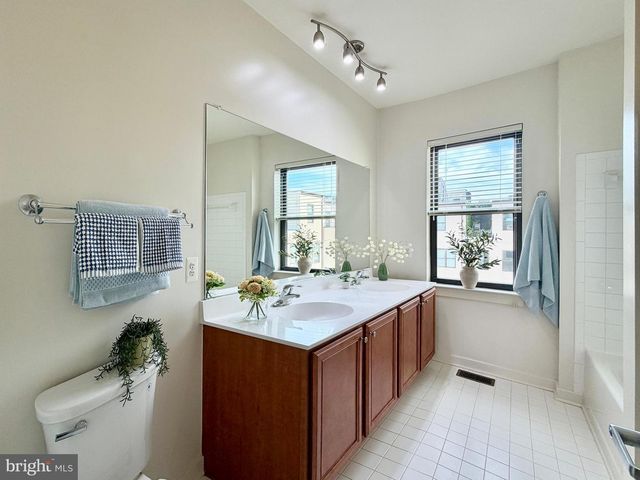 120 STATION NORTH MEWS, Baltimore, MD 21202