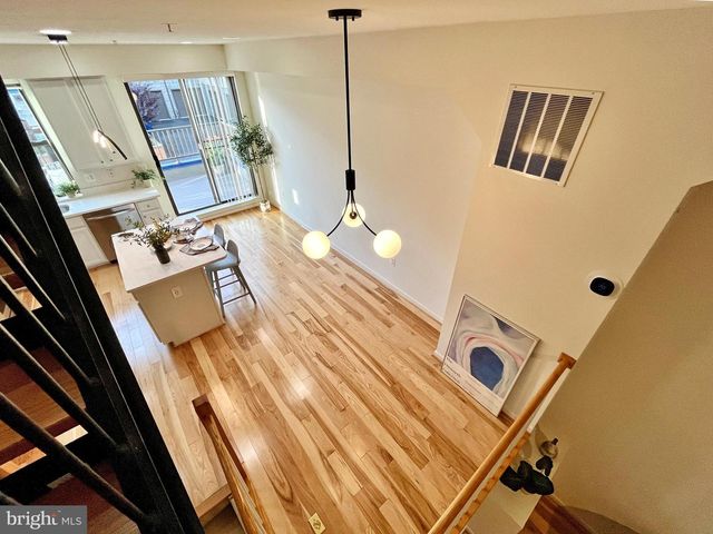 120 STATION NORTH MEWS, Baltimore, MD 21202