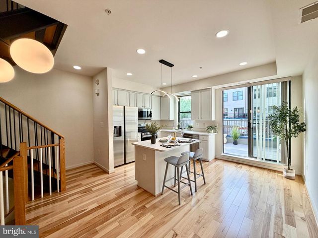 120 STATION NORTH MEWS, Baltimore, MD 21202