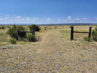 21 Los Coyotes DR, Edgewood, NM 87015