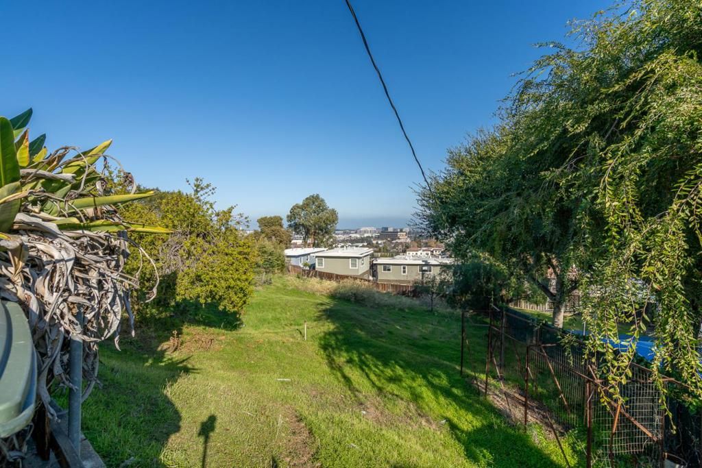 Image 6 of property listing at 265 Chestnut Street, San Carlos, CA 94070