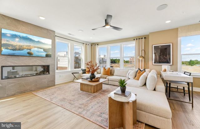 43763 ORCHID DOVE TER, Ashburn, VA 20147