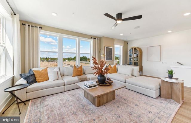 43763 ORCHID DOVE TER, Ashburn, VA 20147