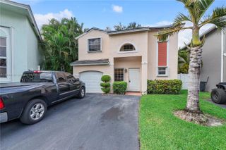 9870 NW 2nd St, Plantation, FL 33324
