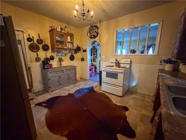 604 E Franklin Street, Clinton, MO 64735