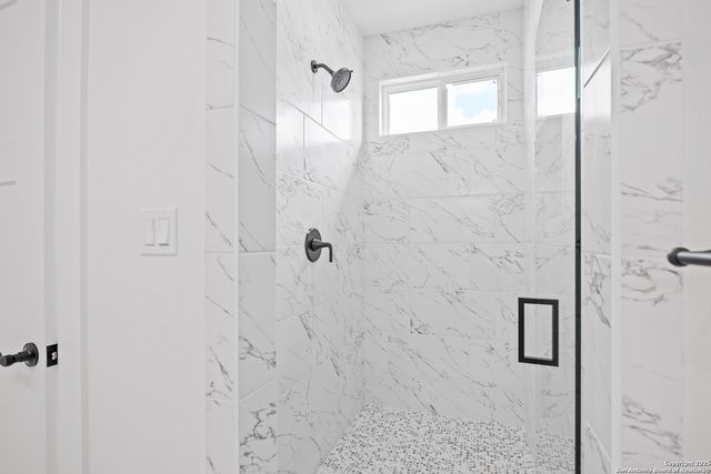 2108 Athens Ave, Kerrville, TX 78028