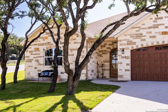 2108 Athens Ave, Kerrville, TX 78028
