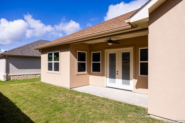 2108 Athens Ave, Kerrville, TX 78028