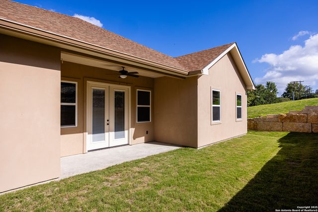 2108 Athens Ave, Kerrville, TX 78028