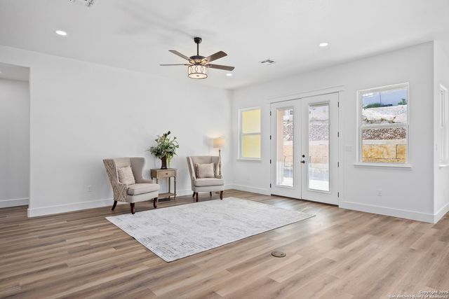 2108 Athens Ave, Kerrville, TX 78028