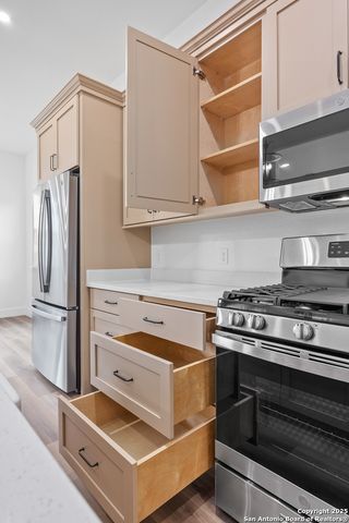 2108 Athens Ave, Kerrville, TX 78028