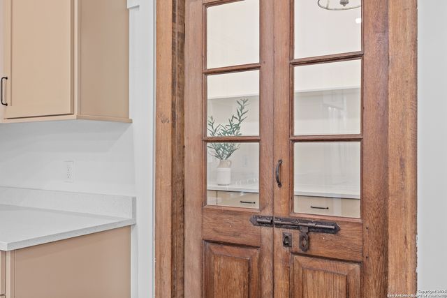 2108 Athens Ave, Kerrville, TX 78028