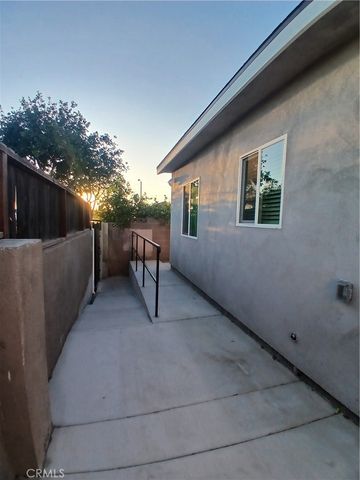 1133 N Earl Place B, Anaheim, CA 92806