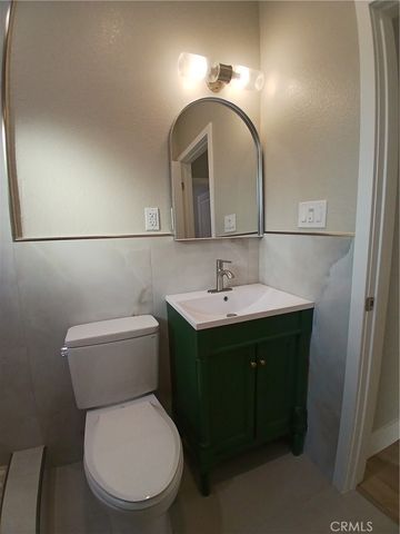 1133 N Earl Place B, Anaheim, CA 92806