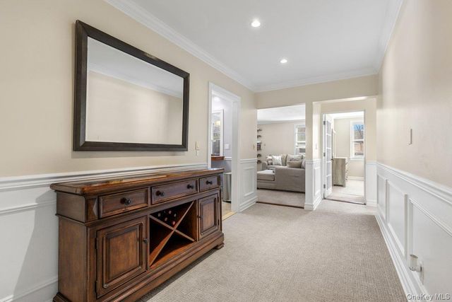 15 Bryant Crescent 1K, White Plains, NY 10605