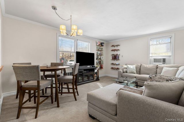 15 Bryant Crescent 1K, White Plains, NY 10605