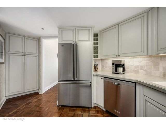 950 N MICHIGAN Avenue 2305, Chicago, IL 60611