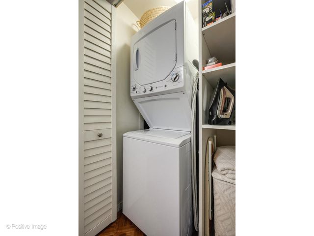 950 N MICHIGAN Avenue 2305, Chicago, IL 60611