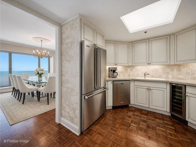 950 N MICHIGAN Avenue 2305, Chicago, IL 60611