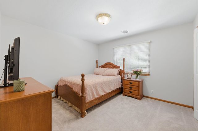 1025 N Woodridge Ct, Wichita, KS 67206