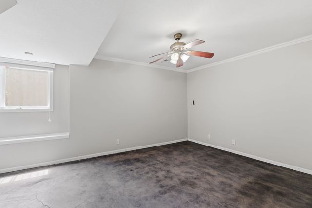 1025 N Woodridge Ct, Wichita, KS 67206
