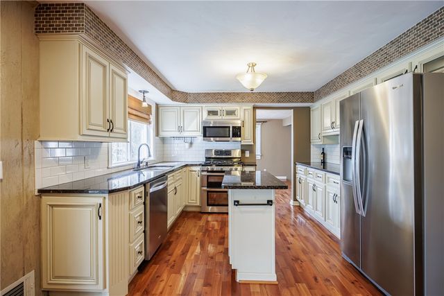 399 Salt Rd, Webster, NY 14580