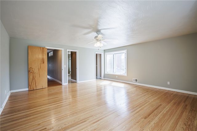 399 Salt Rd, Webster, NY 14580