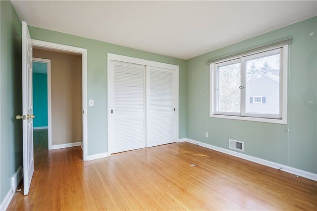 399 Salt Rd, Webster, NY 14580