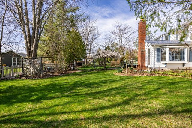 399 Salt Rd, Webster, NY 14580