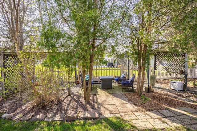 399 Salt Rd, Webster, NY 14580