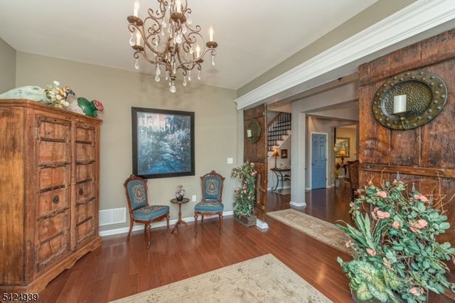 37 Mc Nish Way, West Caldwell Twp., NJ 07006