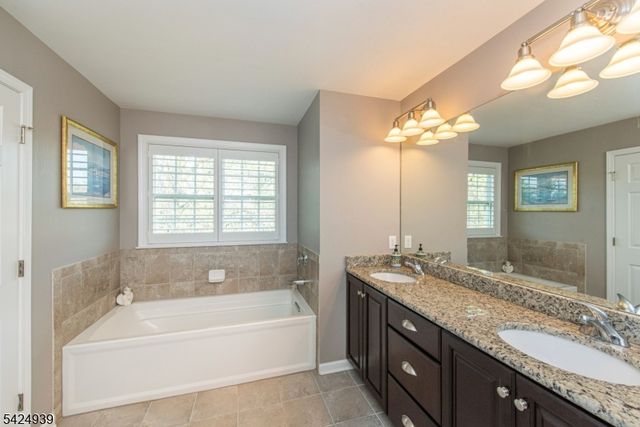 37 Mc Nish Way, West Caldwell Twp., NJ 07006