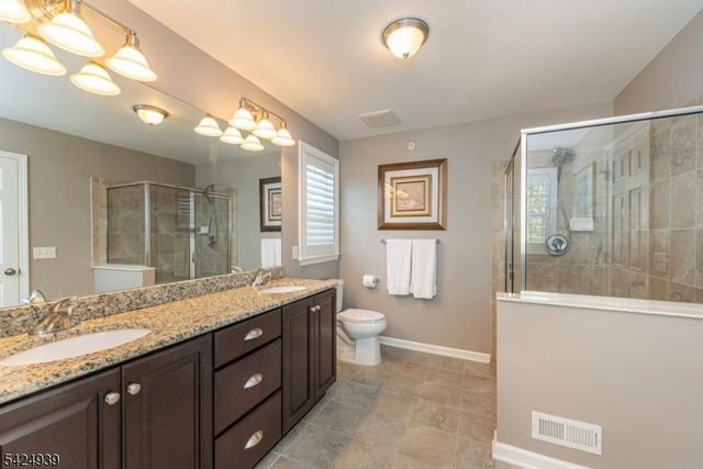 37 Mc Nish Way, West Caldwell Twp., NJ 07006