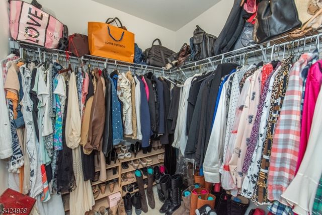 37 Mc Nish Way, West Caldwell Twp., NJ 07006