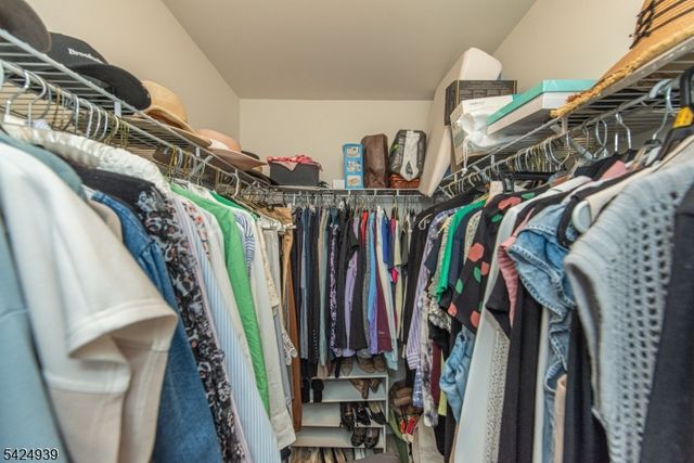 37 Mc Nish Way, West Caldwell Twp., NJ 07006