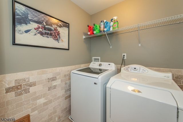 37 Mc Nish Way, West Caldwell Twp., NJ 07006