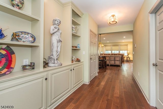 37 Mc Nish Way, West Caldwell Twp., NJ 07006