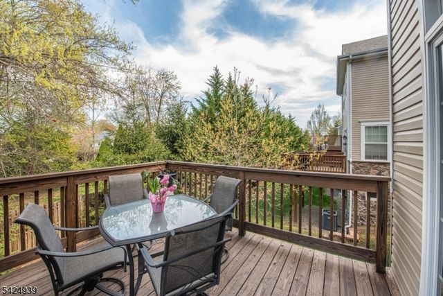 37 Mc Nish Way, West Caldwell Twp., NJ 07006