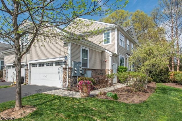 37 Mc Nish Way, West Caldwell Twp., NJ 07006