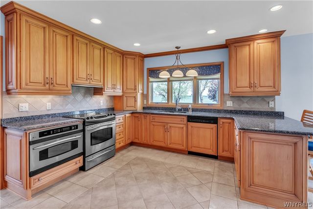 5133 East River Road, Grand Island, NY 14072
