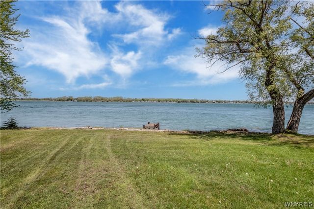 5133 East River Road, Grand Island, NY 14072