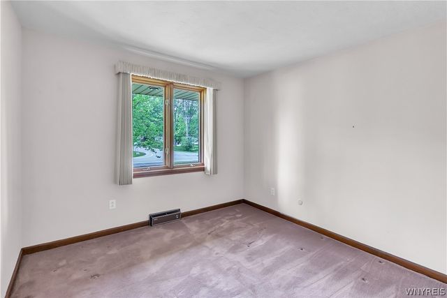 5133 East River Road, Grand Island, NY 14072