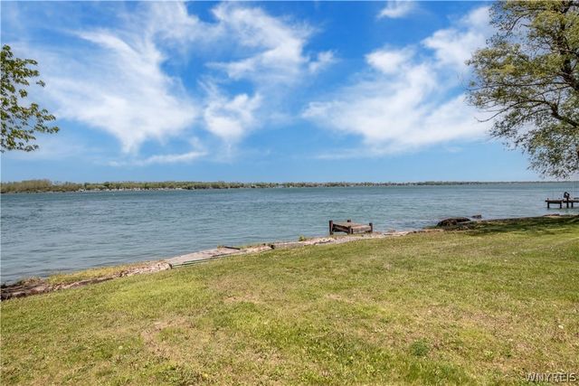 5133 East River Road, Grand Island, NY 14072